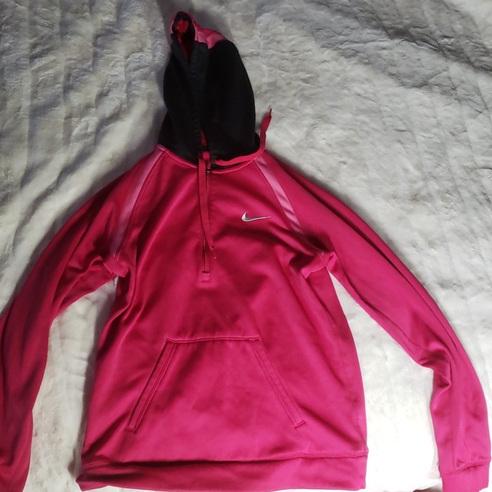 Small Nike hoodie never been worn